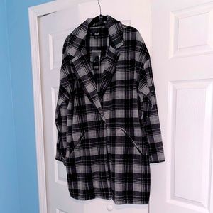 Coat soft light-medium weight black plaid NWT